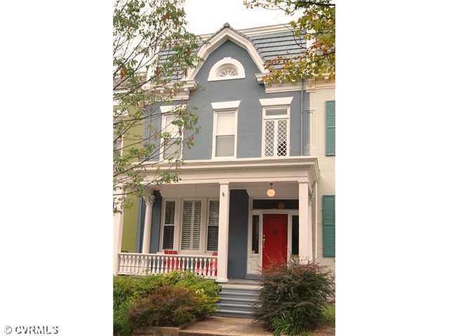 Exterior Front - Classic Fan townhouse with full f