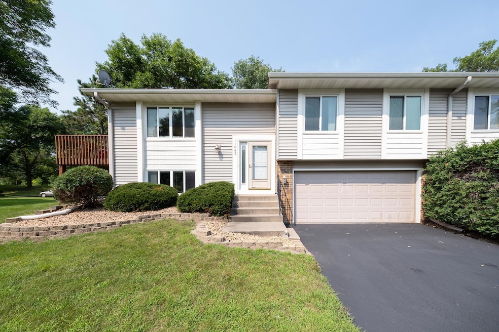 Great curb appeal for this end unit townhome!
