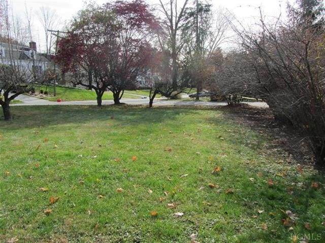 36 Willis Place, Pleasantville, NY 10570 - photo 1