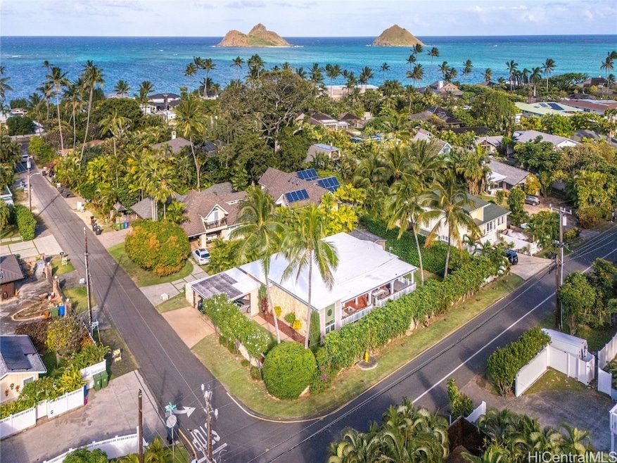 Charming Lanikai home minutes from the beach.