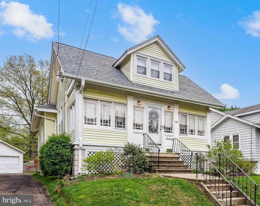 221 W Franklin Ave, Collingswood, NJ 08108 - photo 1