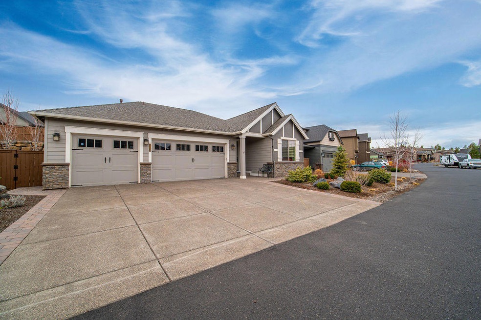 20895 SE Gateway Dr, Bend, OR 97702 - photo 1