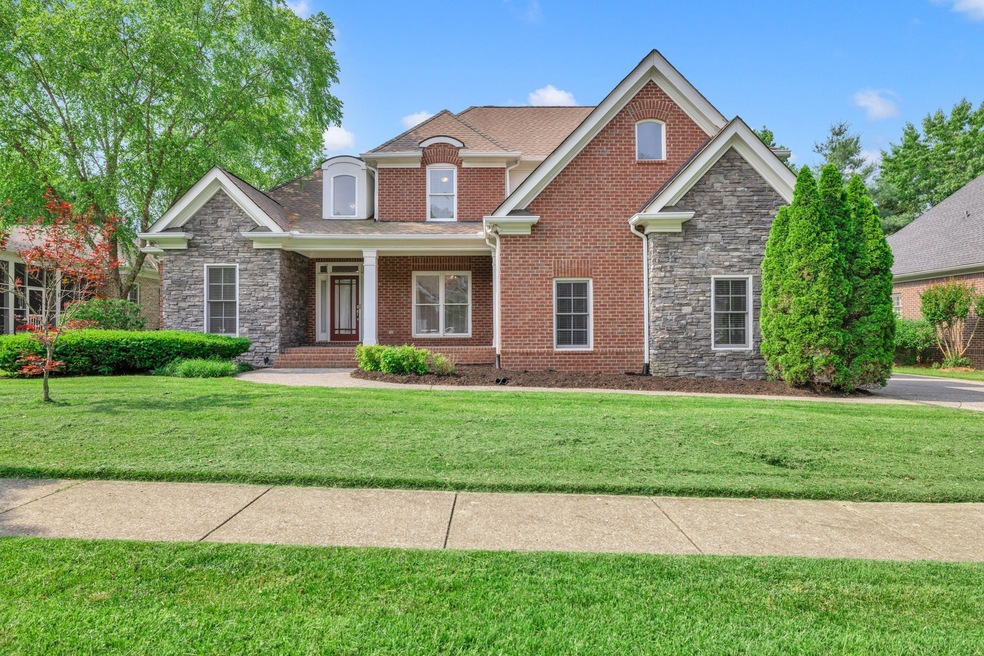 Welcome to 140 Gardenia way in the amenity-filled neighborhood of Willow Springs.