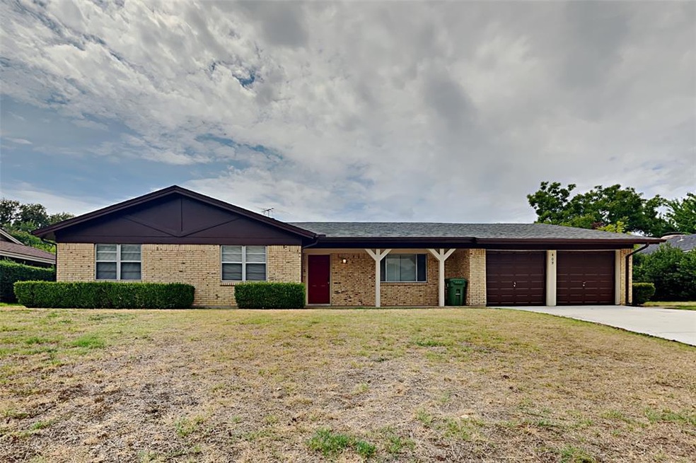 409 W Pleasantview Dr, Hurst, TX 76054 - photo 1