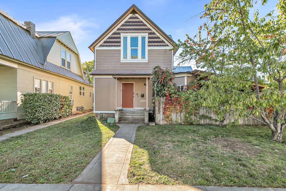 441 N Grape St, Medford, OR 97501 - photo 1