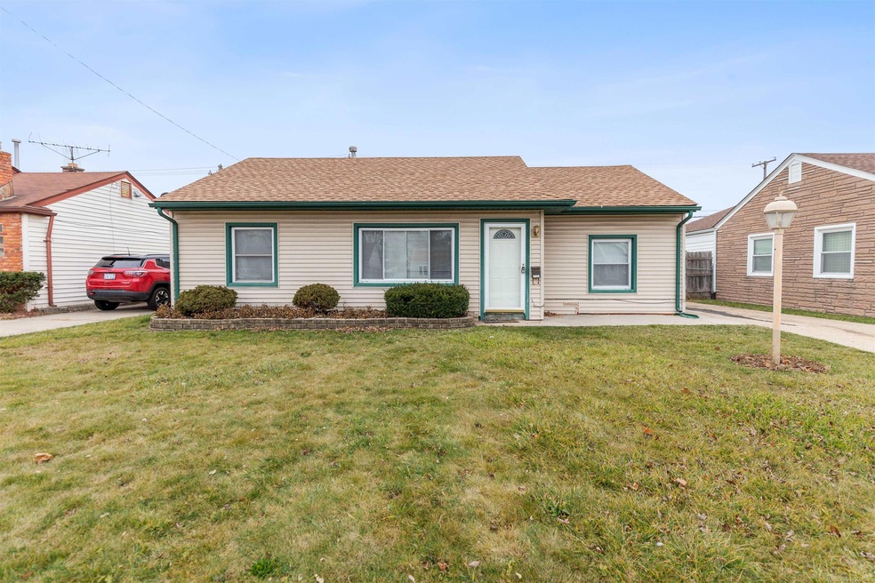 27341 Woodmont St, Roseville, MI 48066 - photo 1