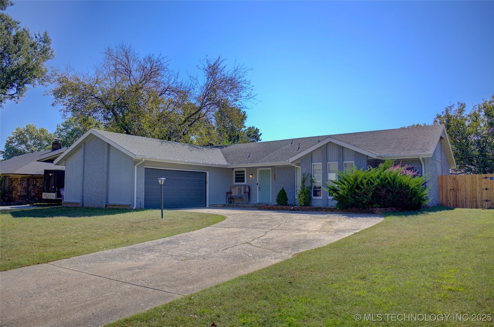 539 Meadowood Dr, Broken Arrow, OK 74011 - photo 1