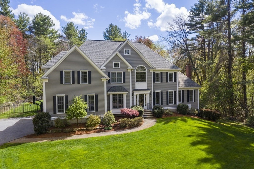 110 Schoolhouse Ln, Boxborough, MA 01719 - photo 1