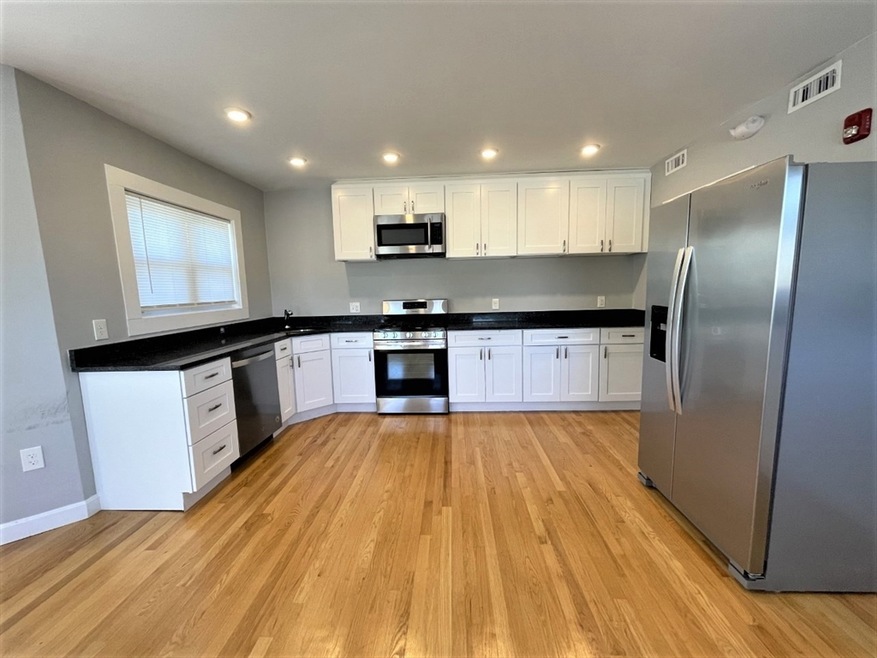 539 Lincoln Ave unit 2, Saugus, MA 01906 - photo 1