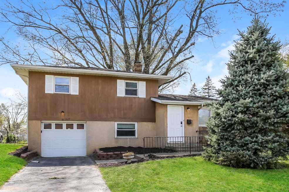 1619 Bostwick Rd, Columbus, OH 43227 - photo 1