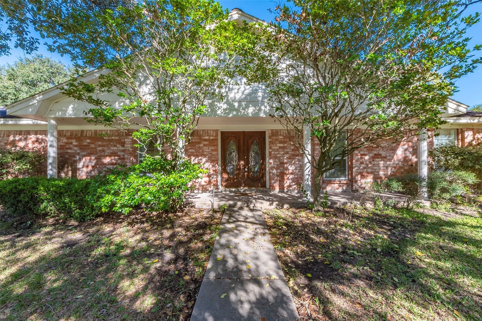 2704 Adams St, Alvin, TX 77511 - photo 1