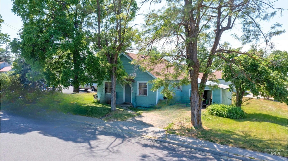 For Sale $123,000 • Co-Listing Agent