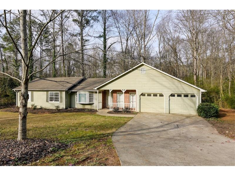 Lovely 3 bedroom, 2 bathroom home sits on large lo