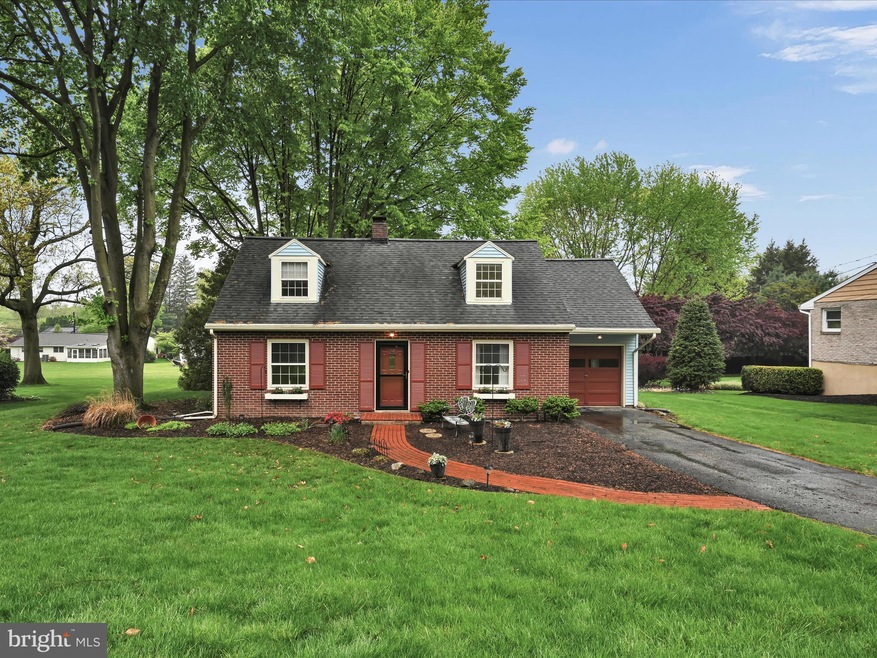 52 Landis Dr, Lancaster, PA 17602 - photo 1