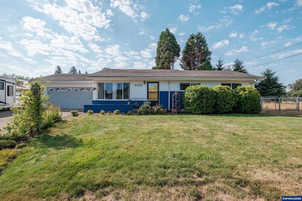 1102 NE 16th Ave, Albany, OR 97321 - photo 1