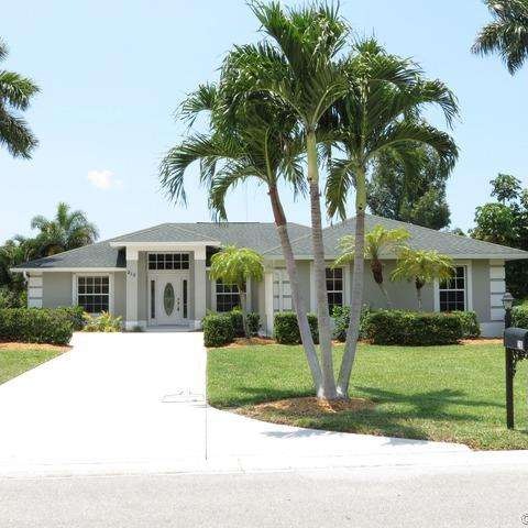 210 Pinehurst Cir
