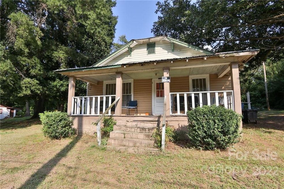 1107 8th St, Statesville, NC 28677 - photo 1