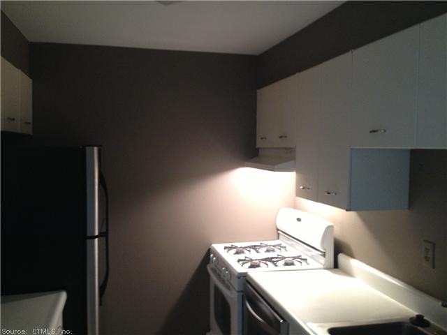 Regency Towers unit 9A, Hartford, CT 06105 - photo 1