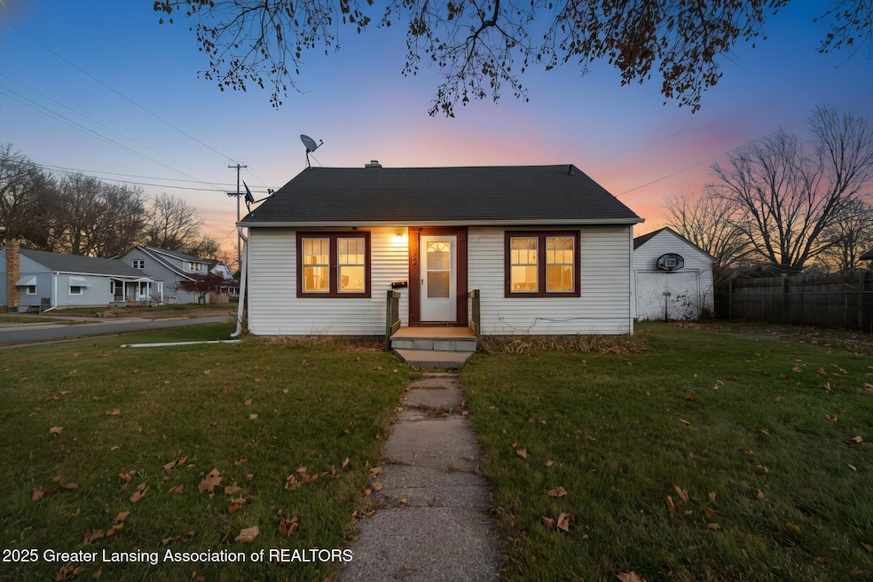 2001 S Martin Luther King Junior Blvd, Lansing, MI 48910 - photo 1