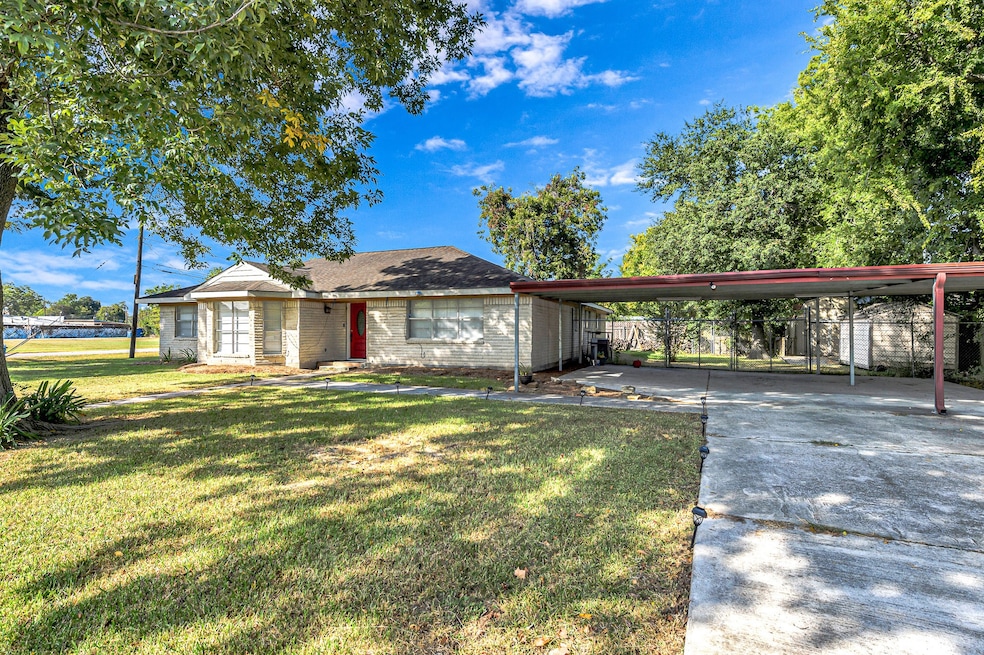 4505 W Hunting St, Houston, TX 77026 - photo 1