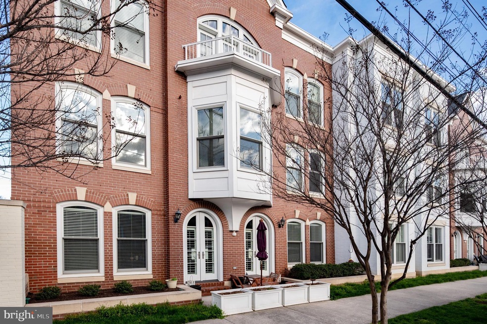 910 Powhatan St unit 206N, Alexandria, VA 22314 - photo 1