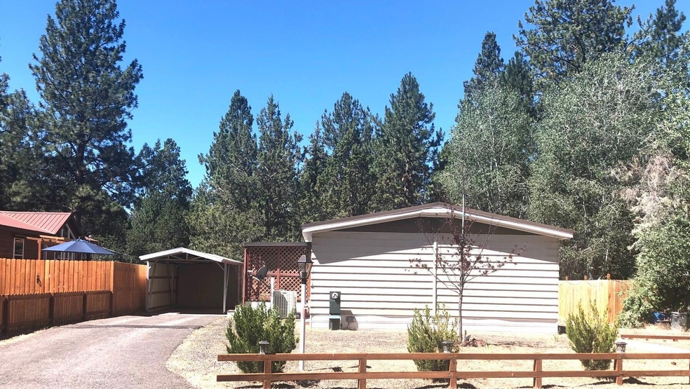 19950 Driftwood Ln unit 307, Bend, OR 97702 - photo 1