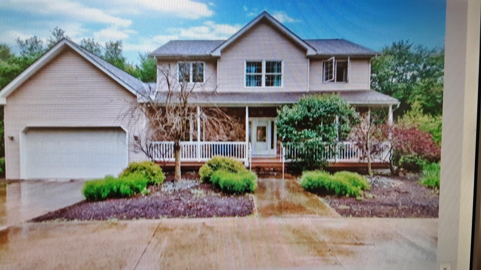 304 Elmwood Dr, Moscow, PA 18444 - photo 1