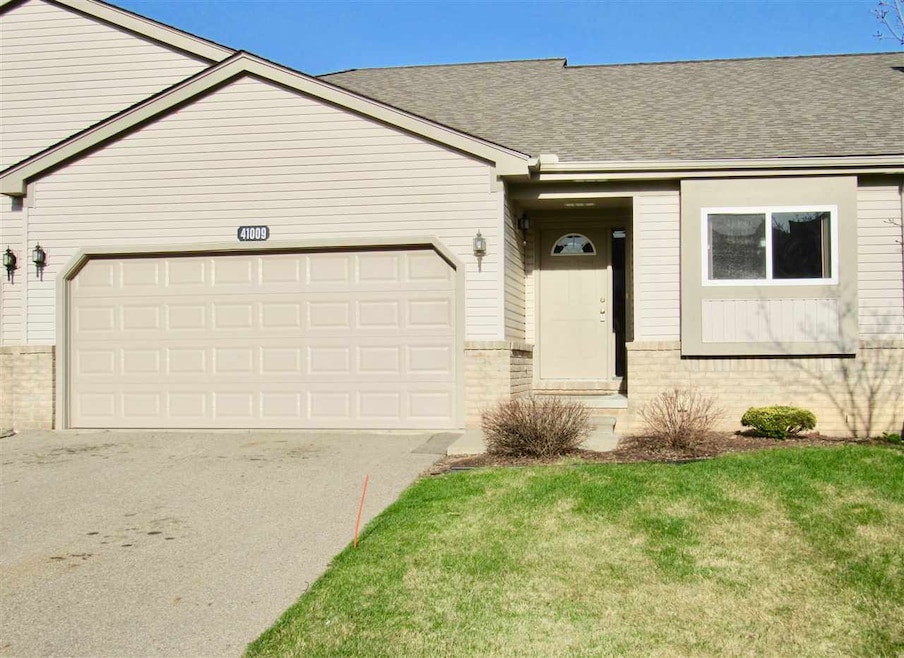 41009 Williams St unit 245, Grand Blanc, MI 48439 - photo 1