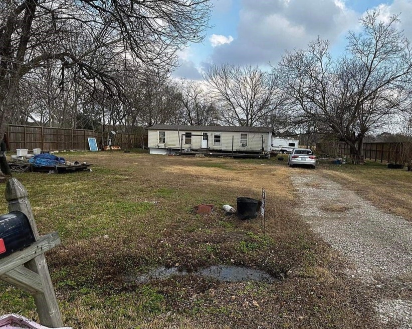 19905 Hastings Cir unit 15, Alvin, TX 77511 - photo 1