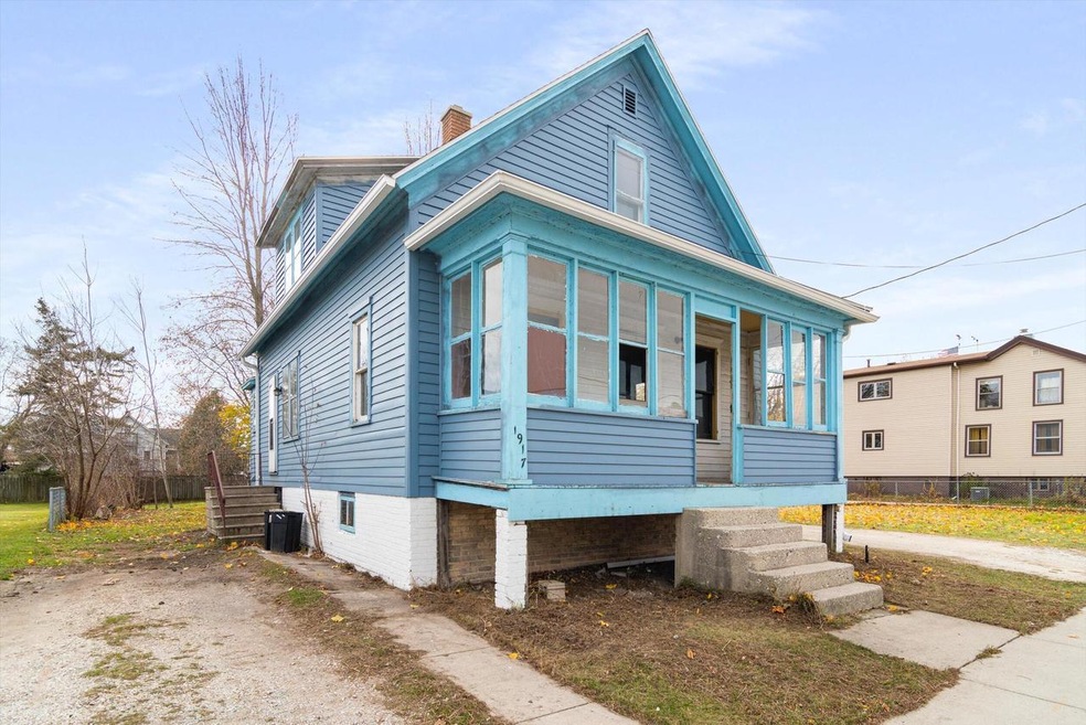 1917 14th St, Two Rivers, WI 54241 - photo 1