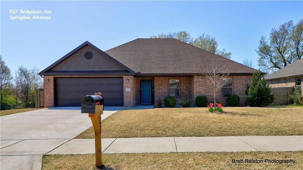 1527 Bridgeboro Ave, Springdale, AR 72764 - photo 1