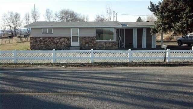 723 W Idaho Ave, Homedale, ID 83628 - photo 1