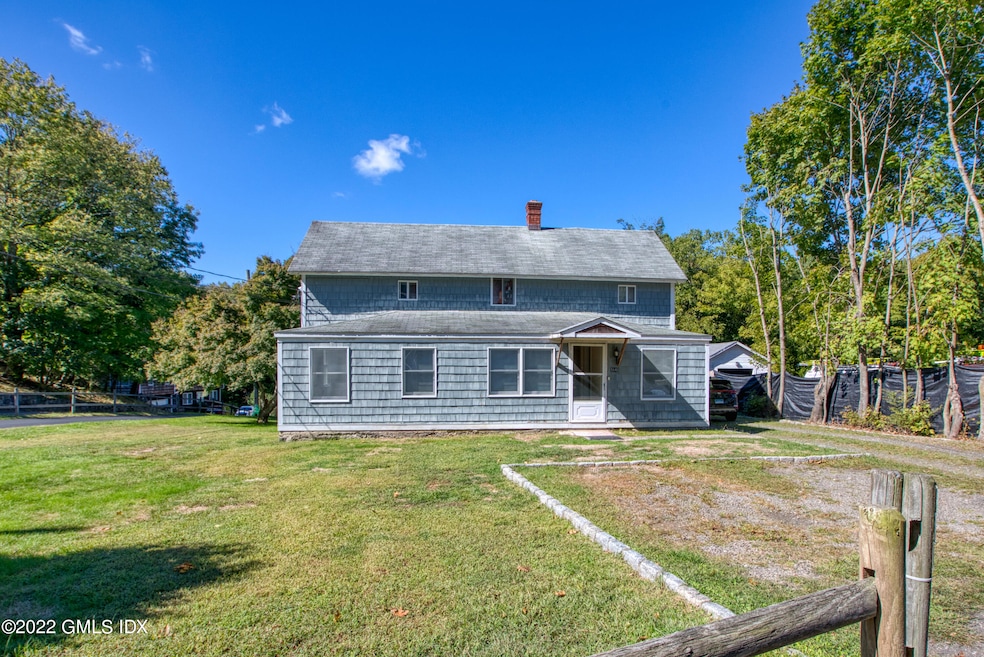 564 River Road