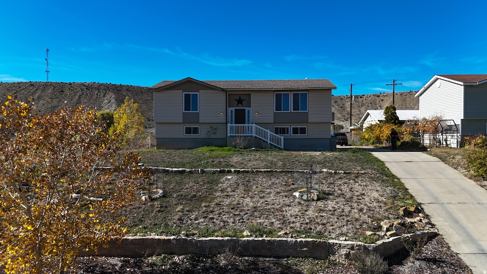 855 N 200 E, Price, UT 84501 - photo 1