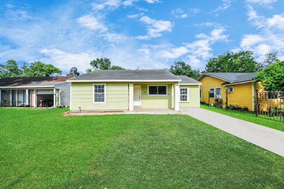 For Sale $225,000 • Co-Listing Agent