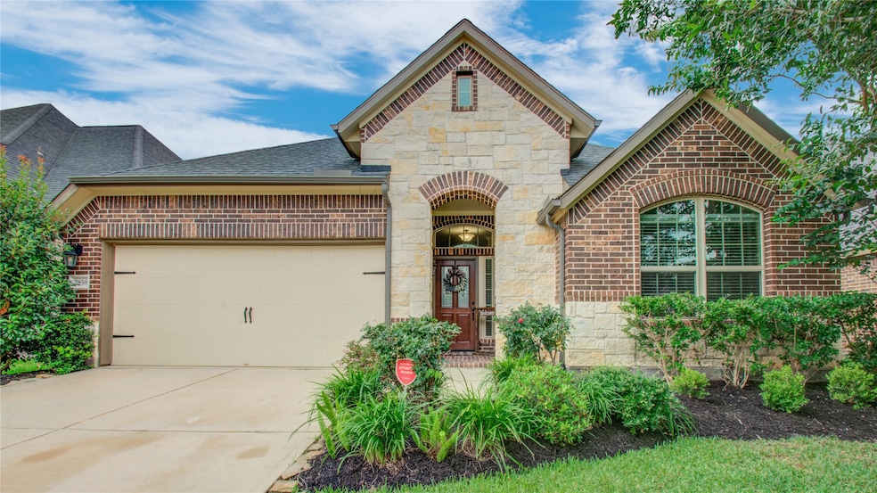 GORGEOUS STONE/BRICK HOME IN FIRETHORNE!