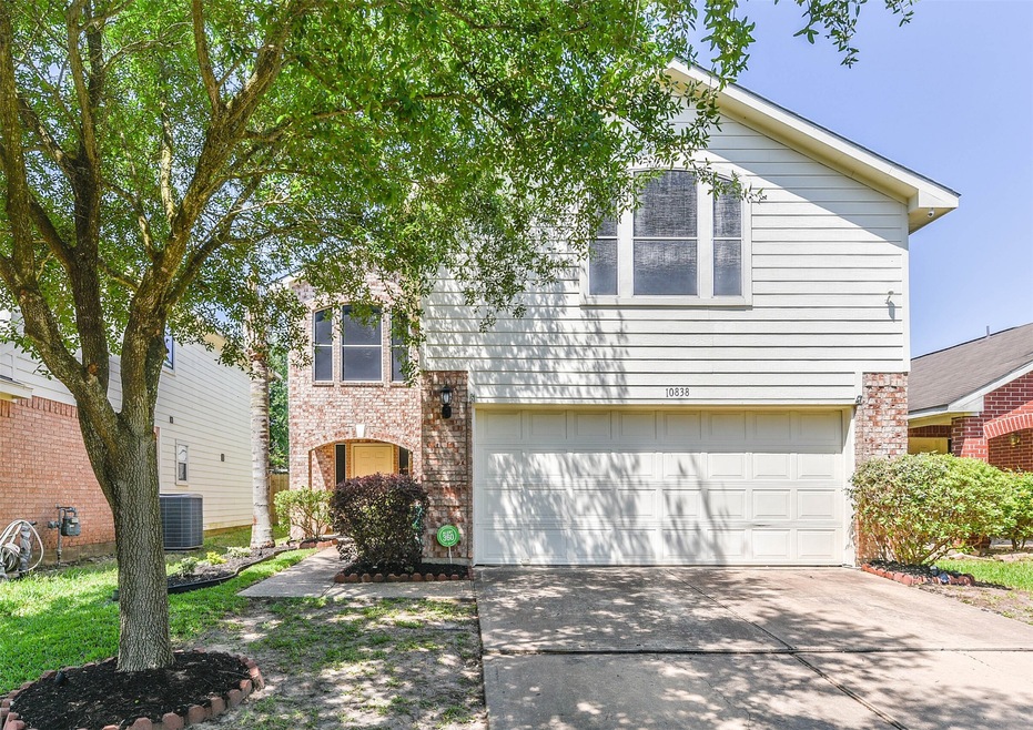 10838 Nellsfield Ln, Houston, TX 77075 - photo 1