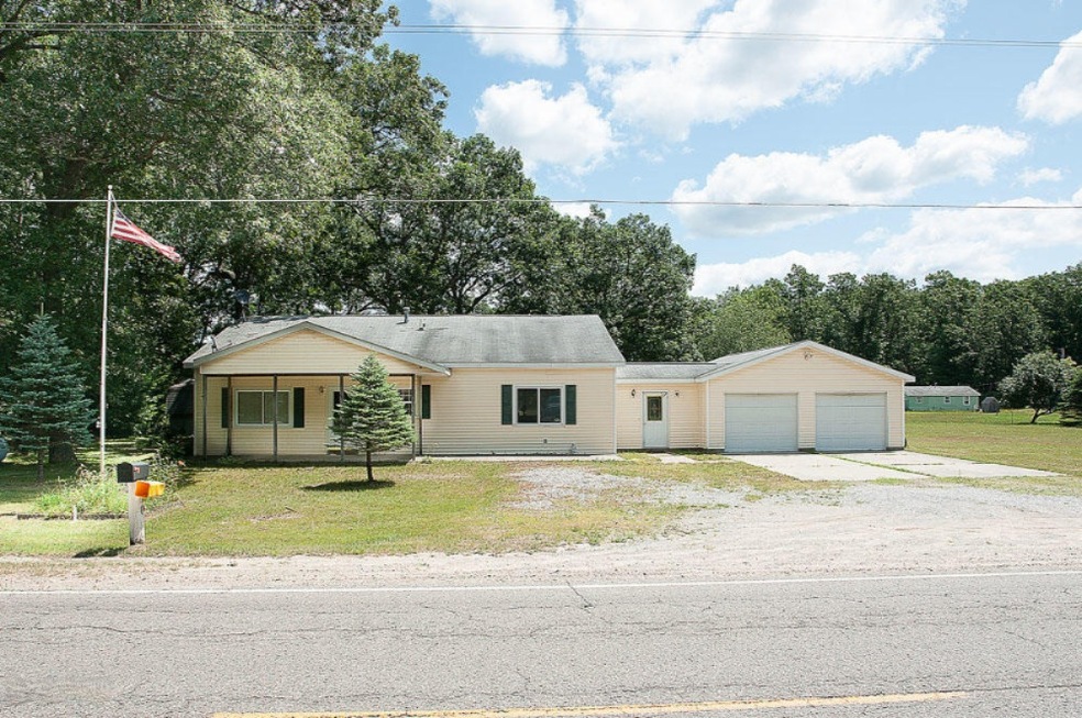 11158 N Bingham Ave, Bitely, MI 49309 - photo 1