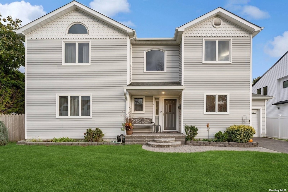 Sold $1,065,000 • Co-Listing Agent