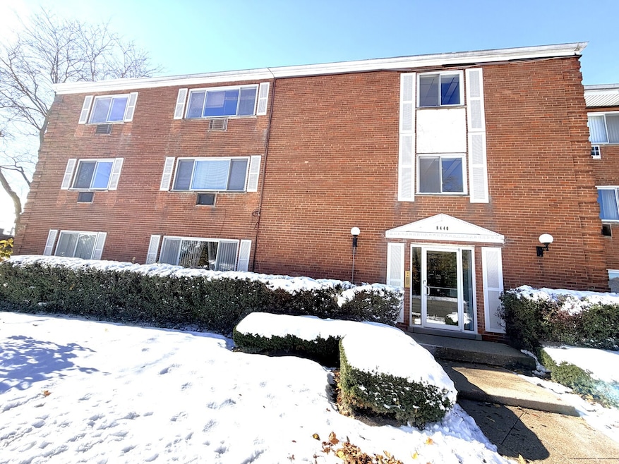 8440 Skokie Blvd unit 103, Skokie, IL 60077 - photo 1