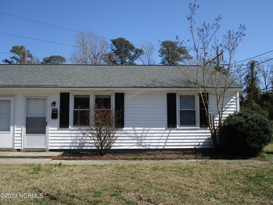 1208 Davis St, Jacksonville, NC 28540 - photo 1