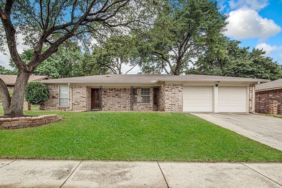 1728 Brookhaven Cir, Bedford, TX 76022 - photo 1