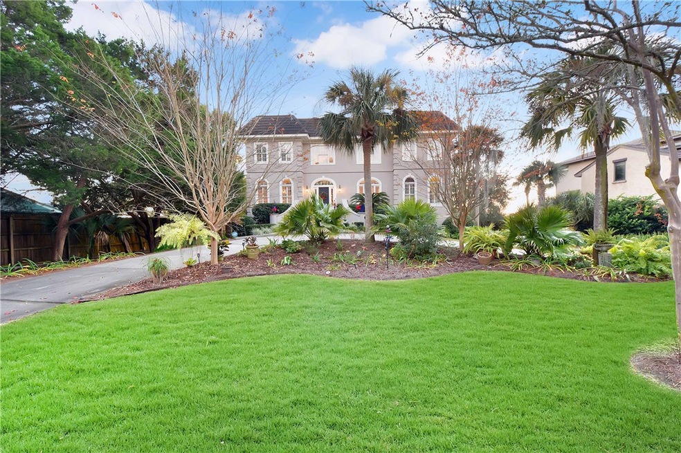 Landscaped with Circular Drive