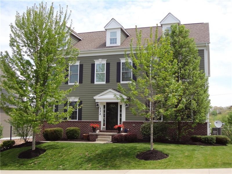Welcome home to 132 Granite Ridge Circle! Located 