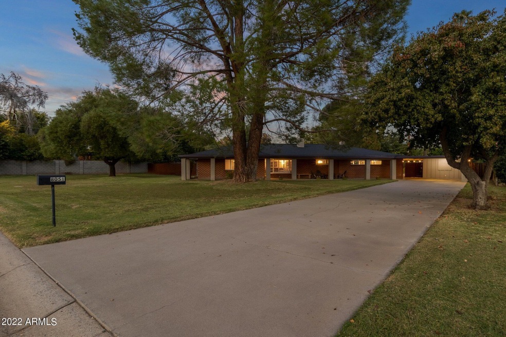 8051 N 14th Ave, Phoenix, AZ 85021 - photo 1