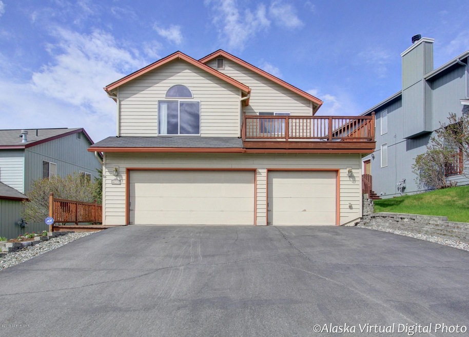 6735 Queens View Circle