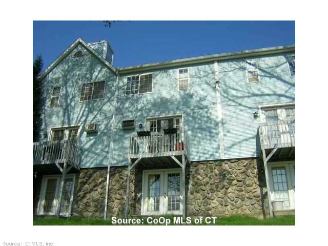 106 Wakelee Rd unit 16, Waterbury, CT 06705 - photo 1