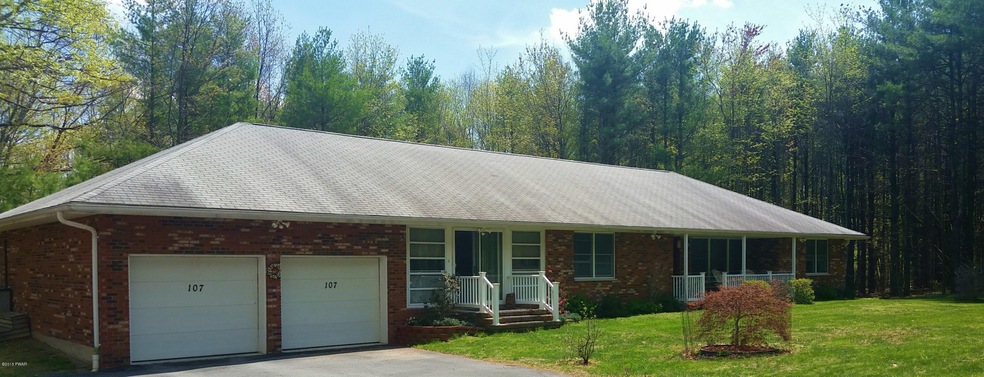 107 Swale Brook Ln, Milford, PA 18337 - photo 1