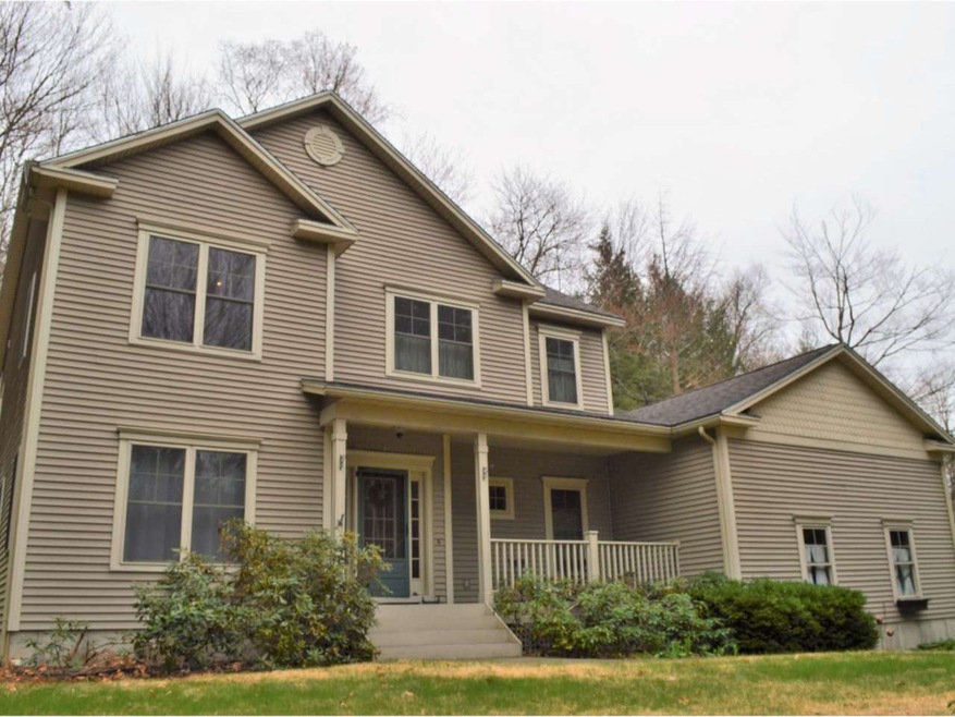 696 Southview Dr, Richmond, VT 05477 - photo 1