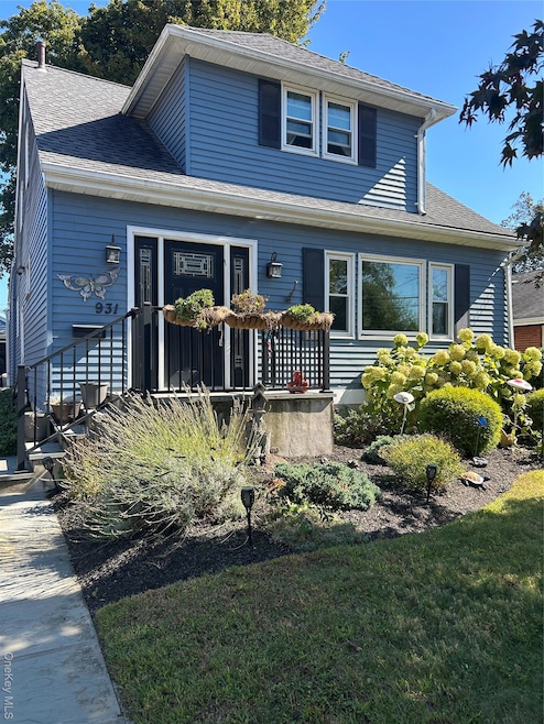 931 Mckinley St, Peekskill, NY 10566 - photo 1